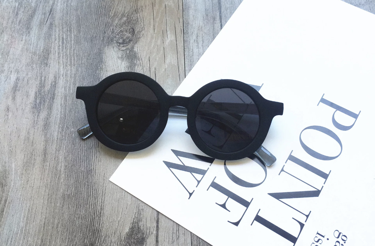 Childs Round Circle Sunglasses (various colours) - Image 3