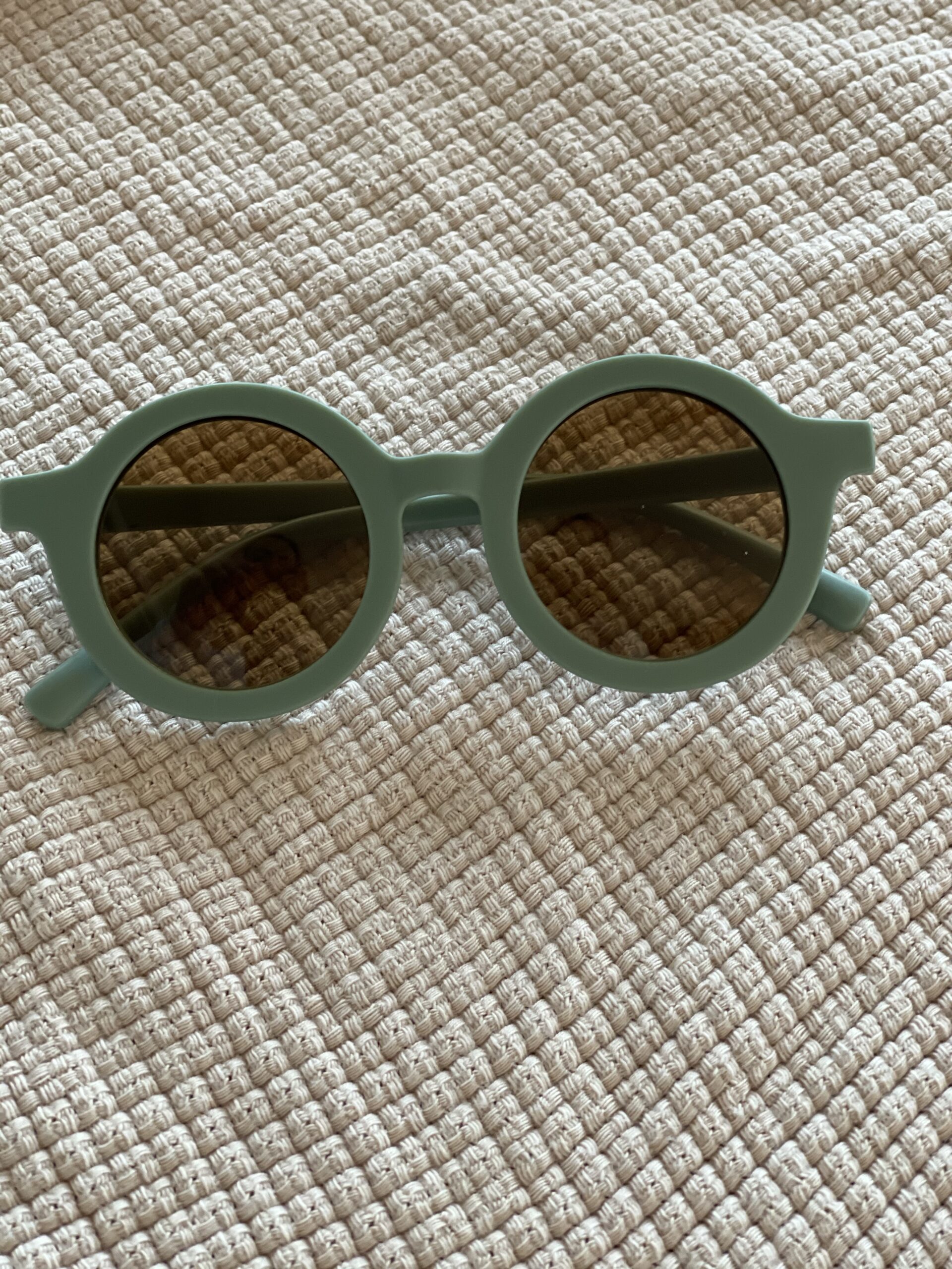 Childs Round Sustainable Sunglasses (various colours) - Image 8